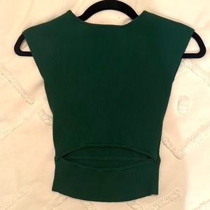 Wilfred xs emerald green top with cute front crop out